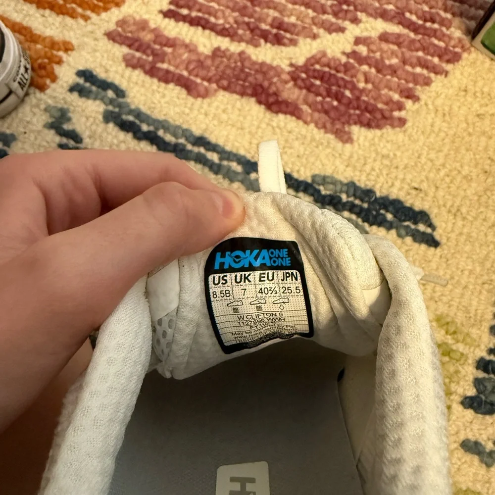 Women Hoka Clifton 9 - Picture 3 of 3